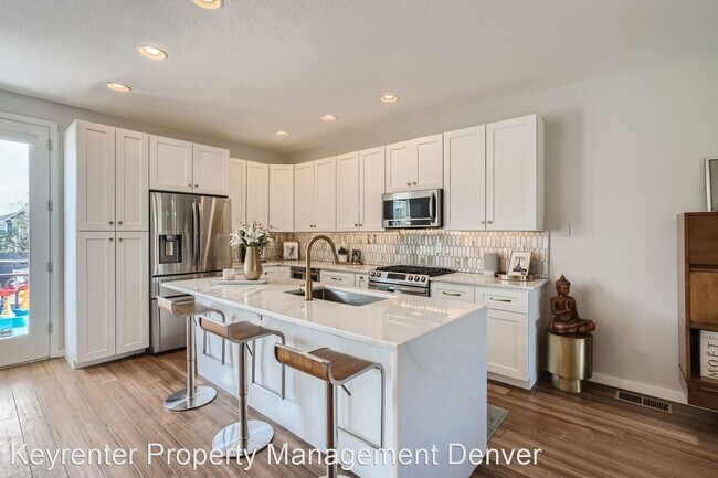 Building Photo - 3 br, 2.5 bath House - 4148 W 118th Pl