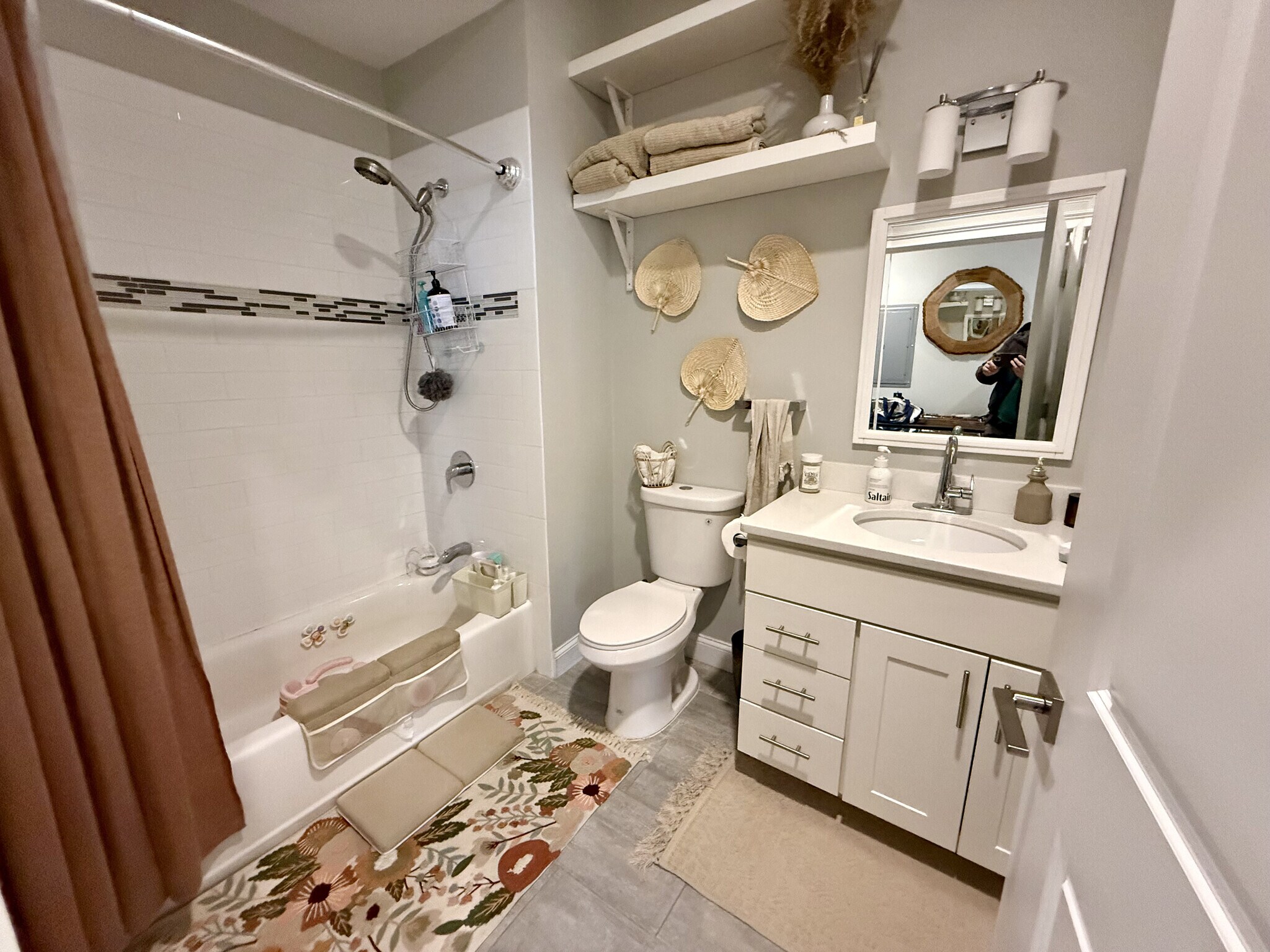 Building Photo - 170 W Broadway