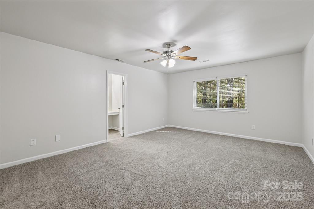 Building Photo - 7030 Huntsmaster Dr