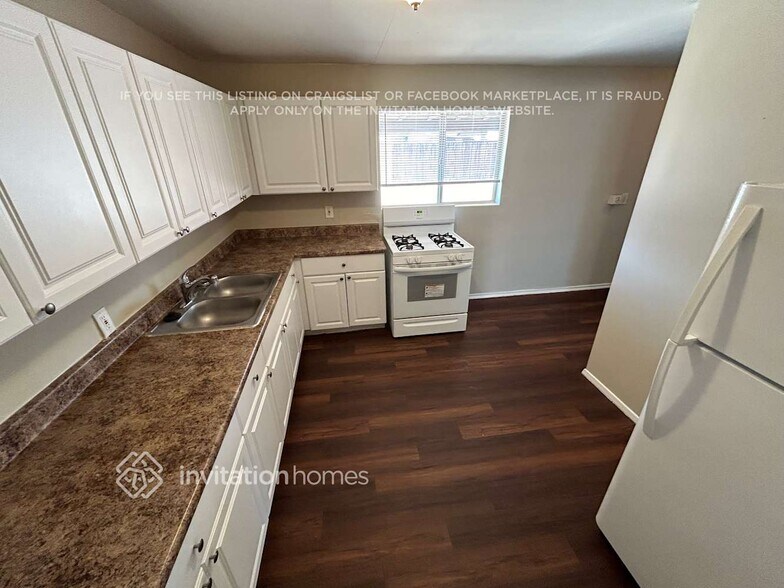 Building Photo - 2928 W San Juan Ave