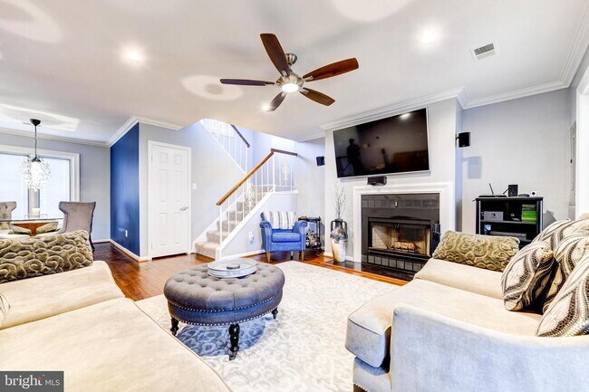 Building Photo - Elegant Arlington Residence with Comfortable Living and Ideal Location