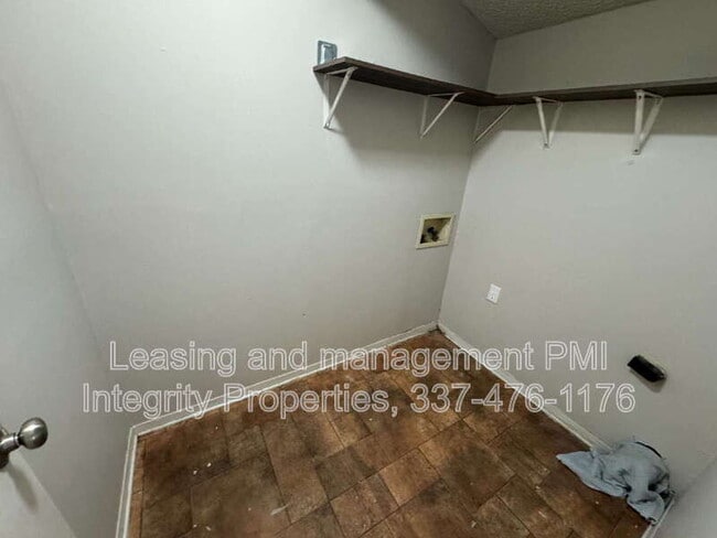 Building Photo - 207 Case Ln