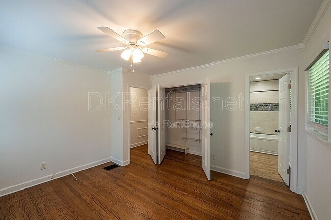 Building Photo - 245 Brook Dr