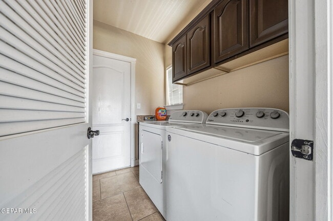 Building Photo - 3645 Almond Beach Dr