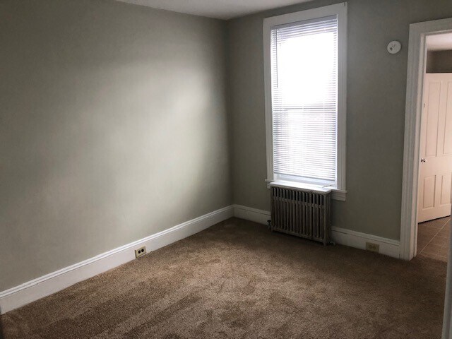 Building Photo - 514 Maple St