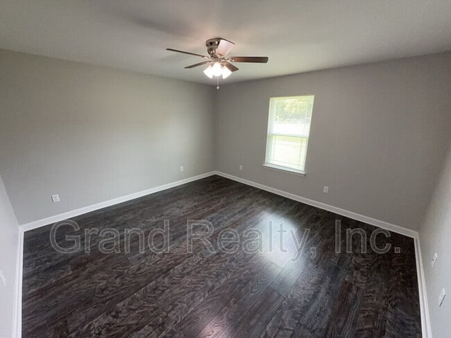 Building Photo - 4013 Brittany Ln