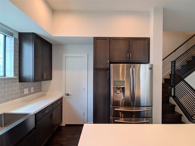 Building Photo - 4307 Schuler St