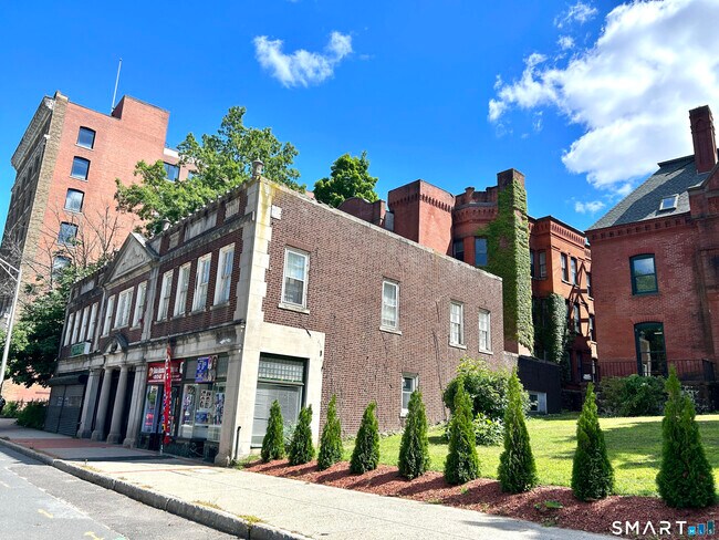 Building Photo - 135 W Main St