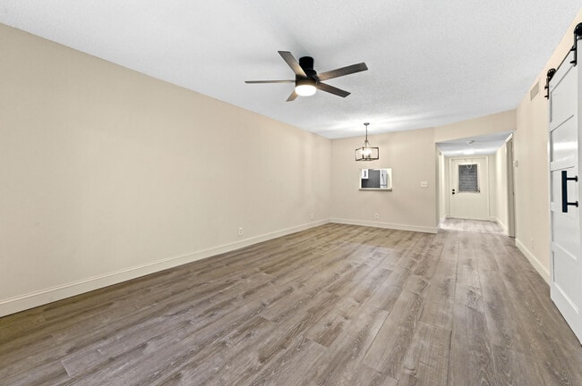 Building Photo - 2700 Casita Way