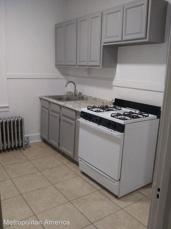 Building Photo - 999 Stuyvesant Ave
