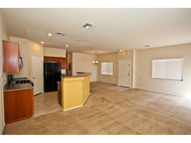 Building Photo - 3504 Glorious Iris Pl