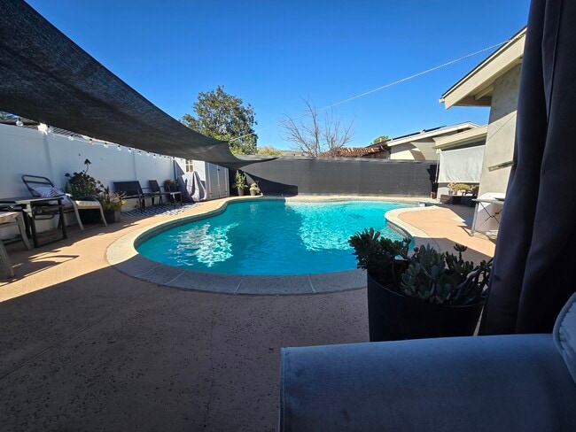 Building Photo - 9310 Dempster Dr