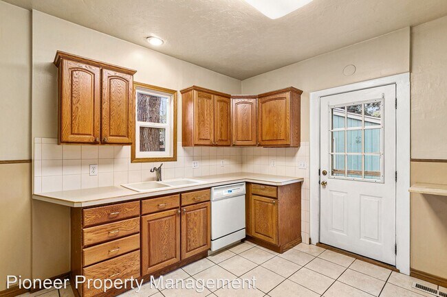 Building Photo - 2 br, 1.5 bath House - 415 E Colorado Ave