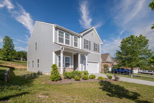 Building Photo - 411 Quick Silver Dr