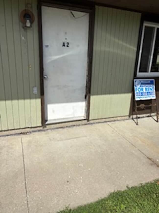 Building Photo - 209 Estelle St