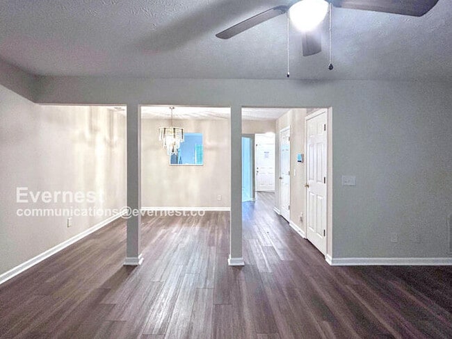 Building Photo - 5589 Strathmoor Manor Cir