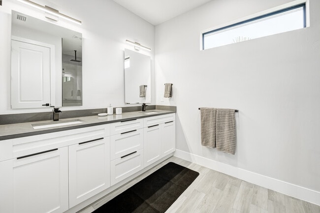 Building Photo - 3432 SW 8th St