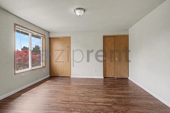 Building Photo - 1302 NW 4th St