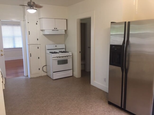 Building Photo - 3685 Arizona St