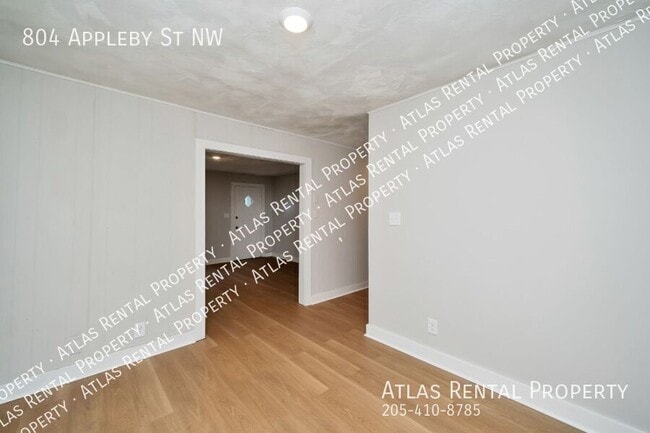 Building Photo - 804 Appleby St NW