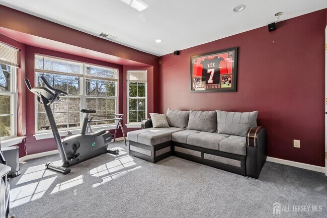 Building Photo - 16 Valley Wood Dr