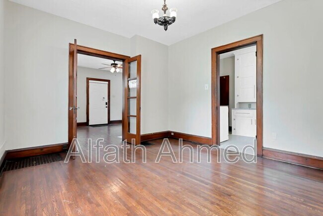 Building Photo - 294 Wyandotte Ave
