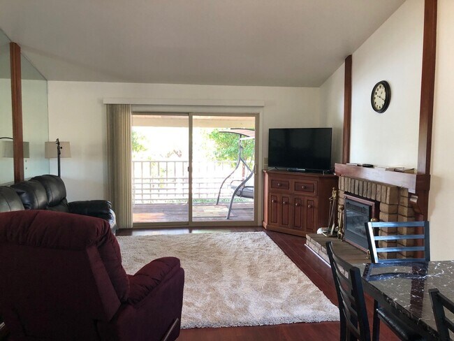 Building Photo - Available from May to November 2026!  Lovely Waterfront Home in 45+ Active Adult Resort Community...