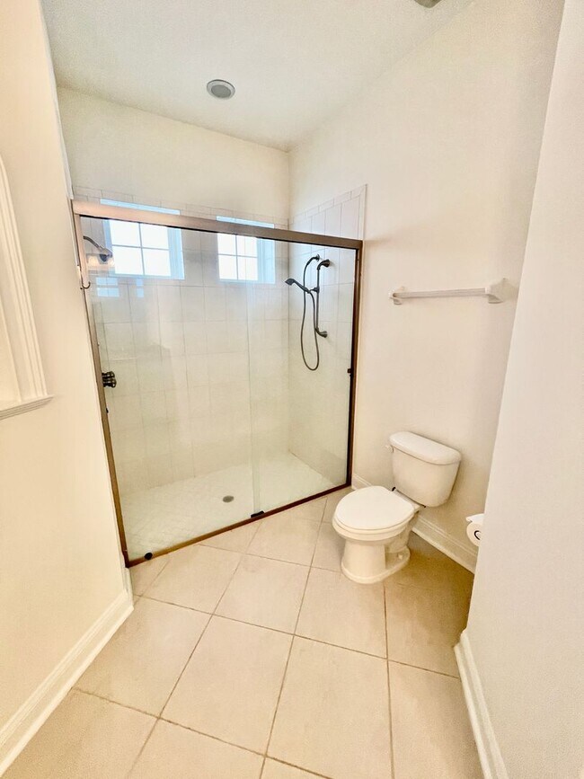 Building Photo - 2208 Summerwoods