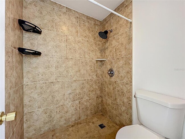 Building Photo - 2569 N Alafaya Trail