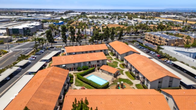 Building Photo - 1551 Broadway