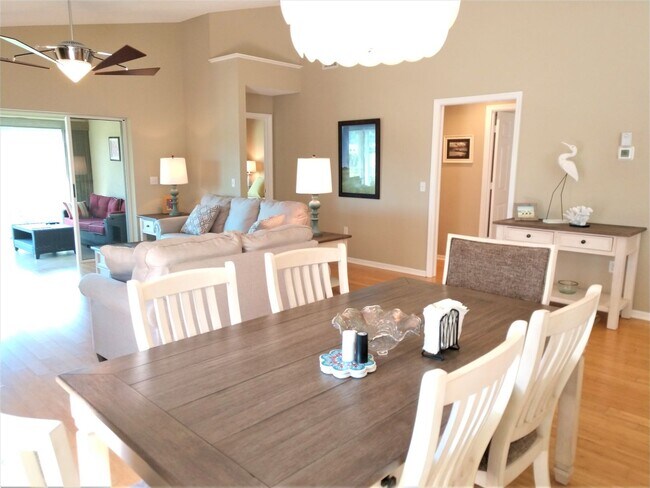 Building Photo - 540 Clubside Cir