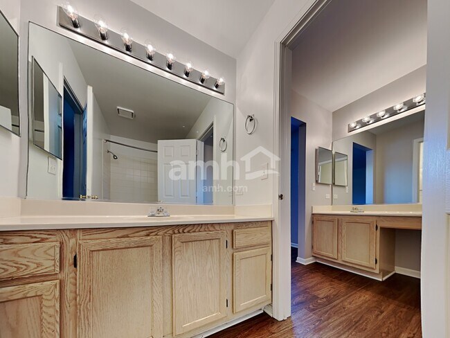 Building Photo - 1186 Blackburn Dr