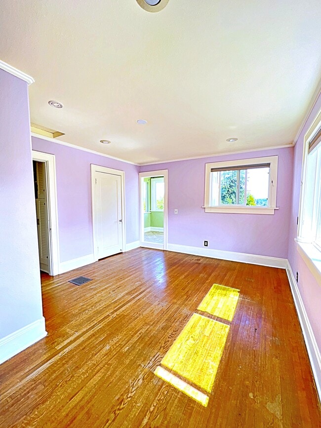 Building Photo - 7315 SE Taylor St