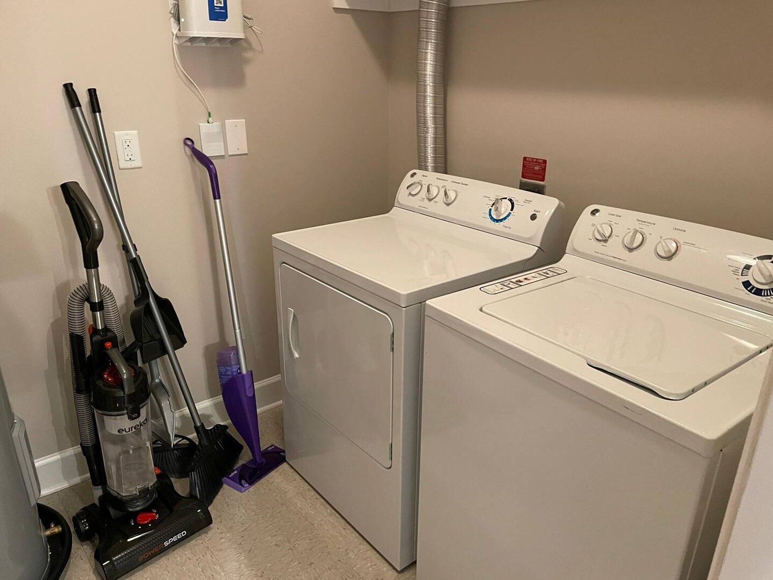 Building Photo - 740 Zumstein Ln