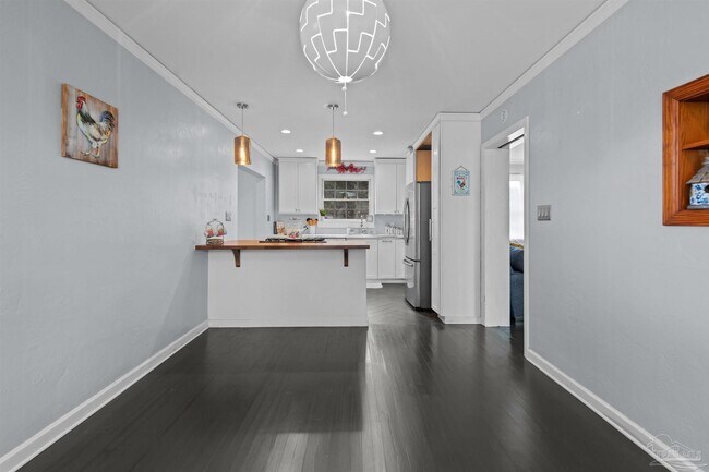 Building Photo - 1111 S Old Corry Field Rd