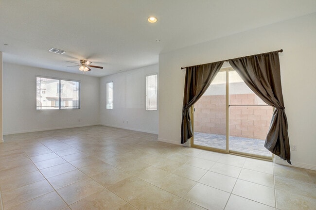 Building Photo - 3 Bedroom, 2 Story Inspirada Home in Anthem!