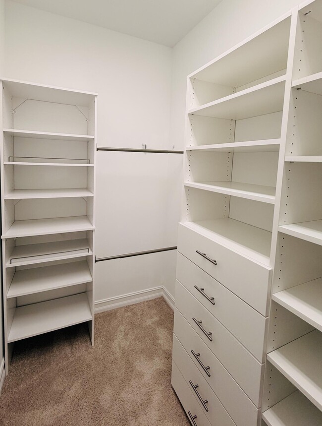 Building Photo - 9952 Brickhill Dr