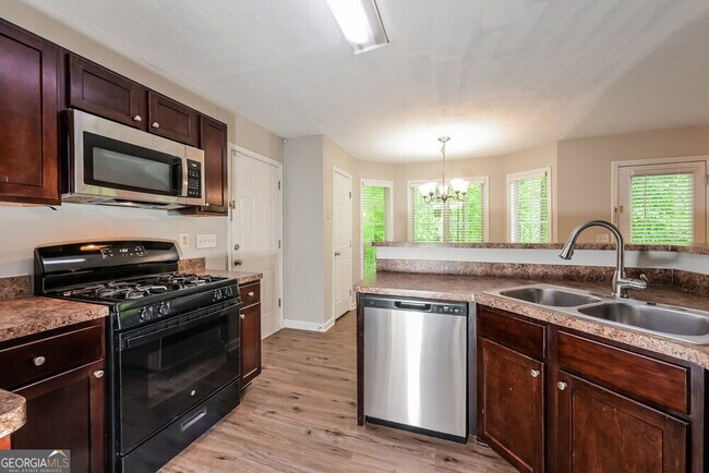 Building Photo - 454 Saddle Shoal Trail