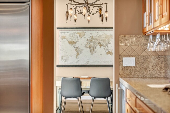 Building Photo - 1520 Taos Ln