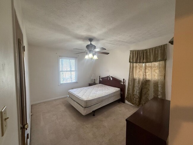 Building Photo - 258 Plantation Rd SW