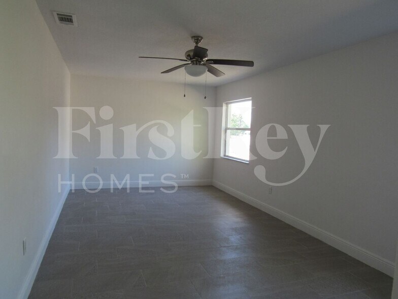 Building Photo - 7347 Barragan Rd