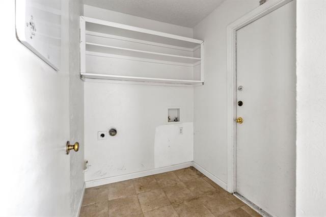 Building Photo - 2219 Greenvalley Dr