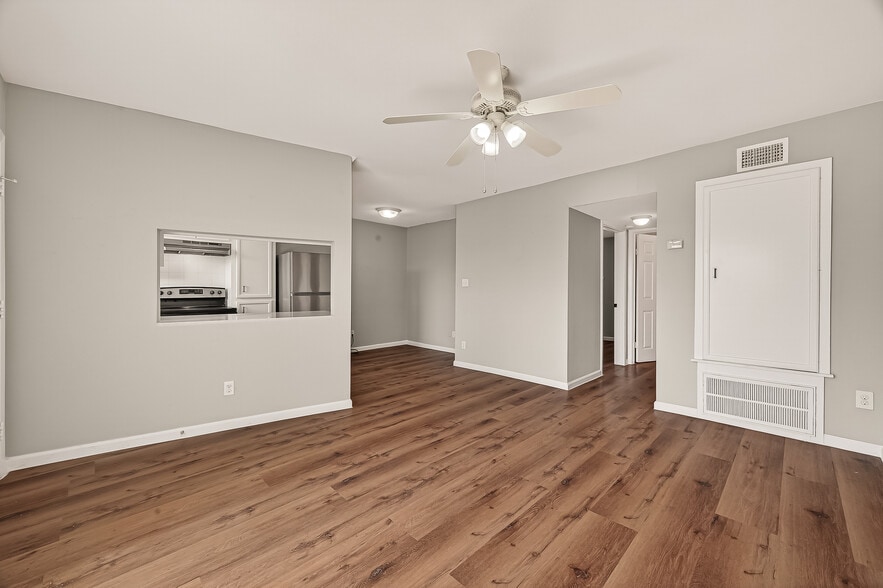 Livingroom - Jackie of Houston