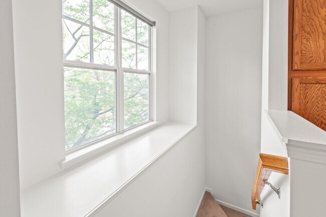 Building Photo - (Move-In Special) Charming 2-Bedroom, 2-Ba...