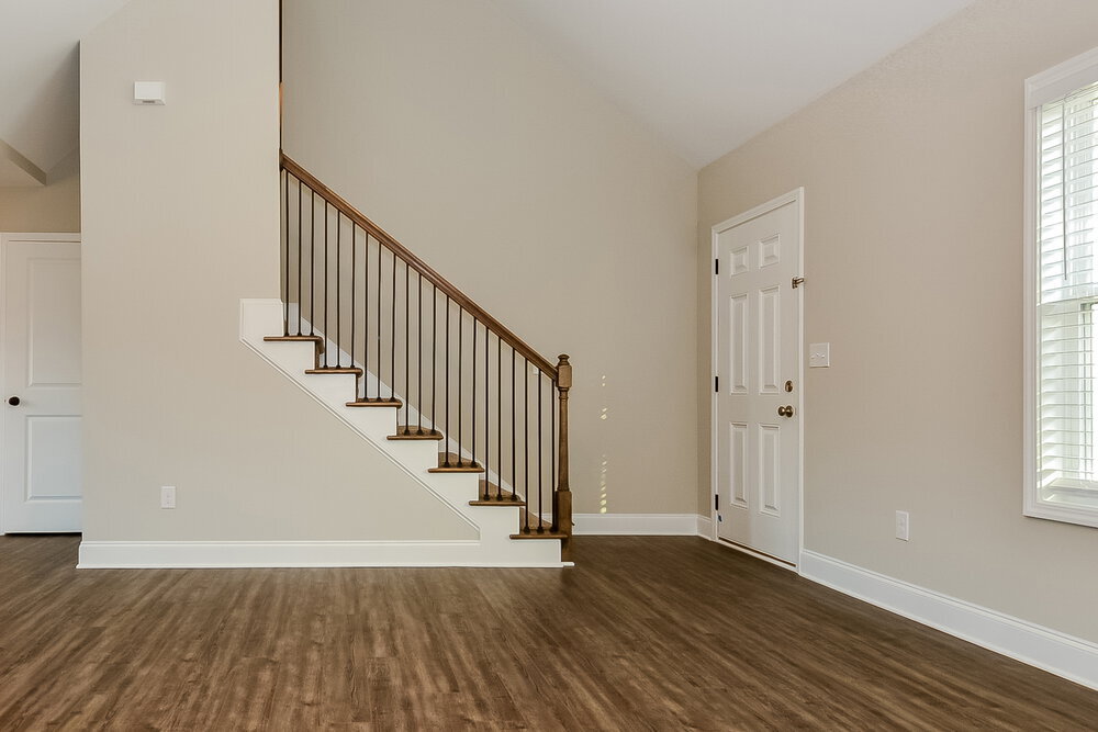 Building Photo - 320 Woodland Ridge Cir