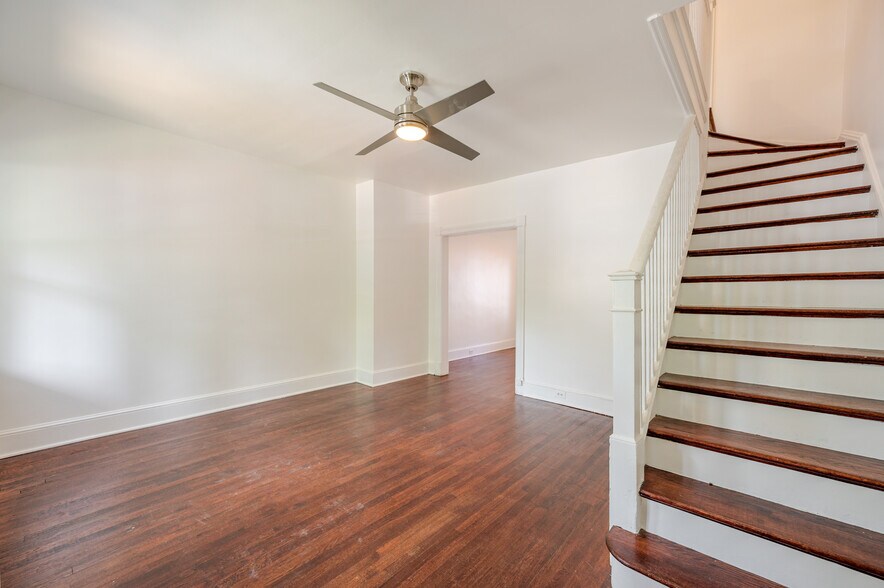 Building Photo - 1109 Abbey Pl NE