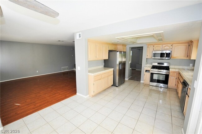 Building Photo - 5432 Royal Vista Ln