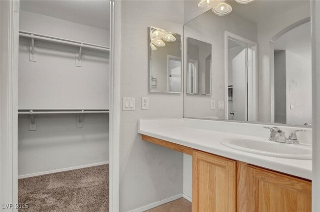 Building Photo - 5028 Nardini Ave
