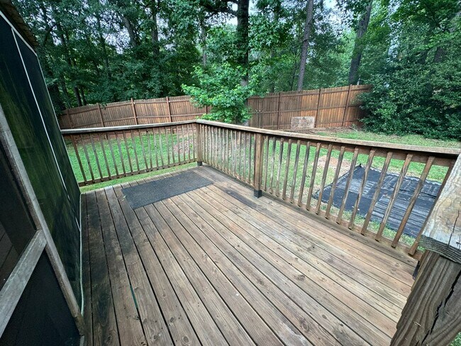 Building Photo - Wonderful Bogart Home in Pleasant Pines!