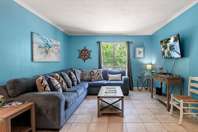 Building Photo - 2025 Eleventh St